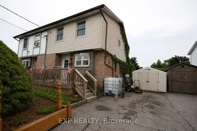 Semi-Detached in Loyalist