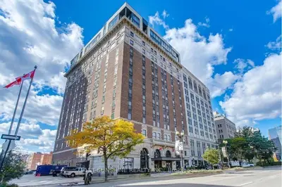 Condo Apartment in Hamilton