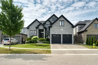 1617 Sandridge Avenue, London North, On N5x 0g5