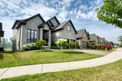 1617 Sandridge Avenue, London North, On N5x 0g5