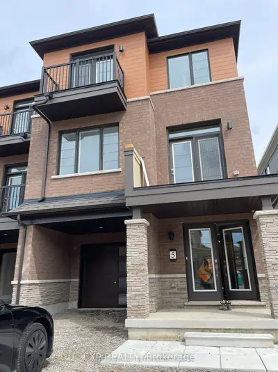 Att/Row/Townhouse in Haldimand