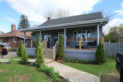 Detached in North Bay