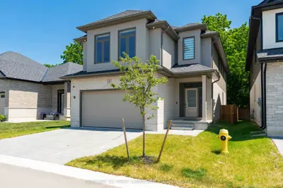 8-7966 Fallon Drive, Lucan Biddulph, On N0m 1v0