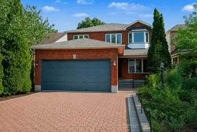 Detached in Hunt Club - Windsor Park Village and Area