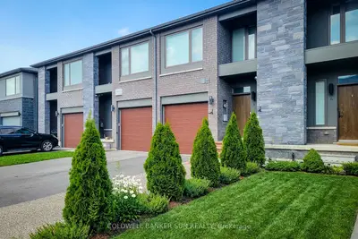 8 Bedrock Drive, Hamilton, On L8j 0k6