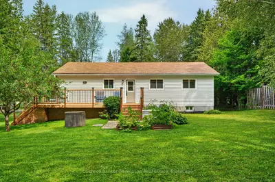 15 Orr Road, Huntsville, On P0b 1m0