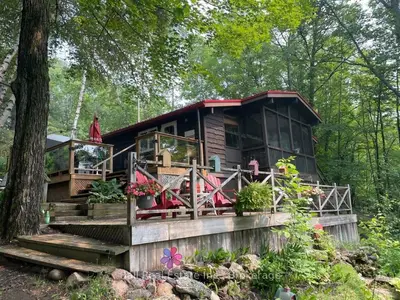 1046 Edith Crescent, Highlands East, On K0m 1r0