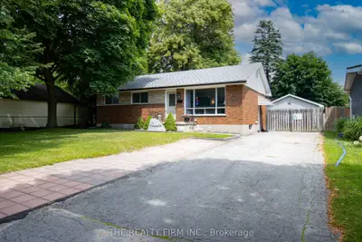 82 Langton Road, London East, On N5v 2m1
