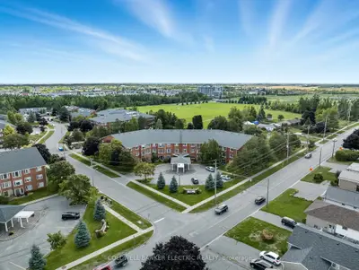 1 Heritage Way 301, Kawartha Lakes, On K9v 5p9