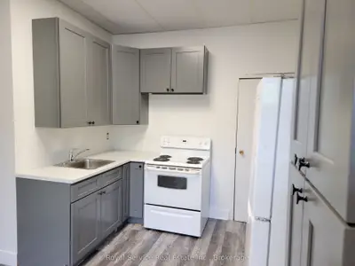 18 Walton Street #2, Port Hope, On L1a 1m9