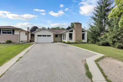 218 Northumberland Street, North Dumfries, On N0b 1e0