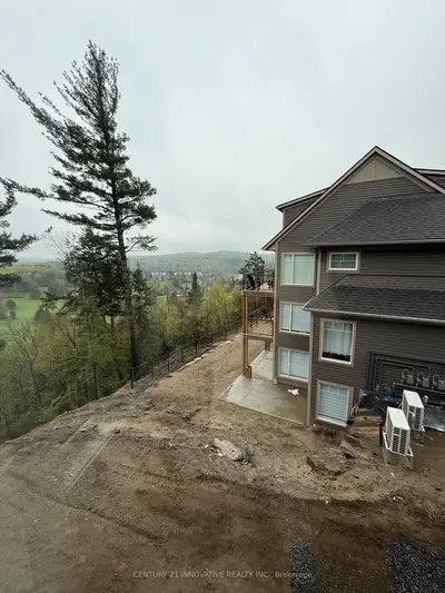 3 Tree Tops Lane 101, Huntsville, On P1h 1a9