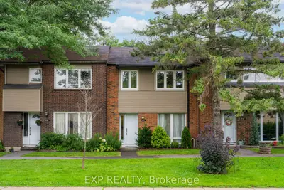 Condo Townhouse in South of Baseline to Knoxdale