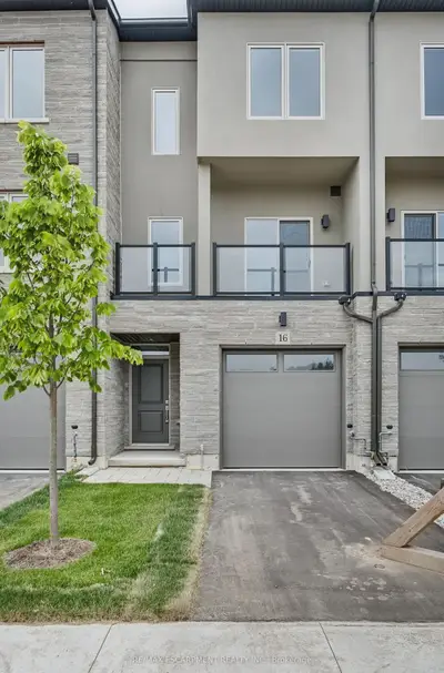 16 Clear Valley Lane, Hamilton, On L0r 1w0