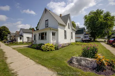 210 N Davidson Avenue N, North Perth, On N4w 3a4