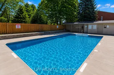 Condo Townhouse in Guelph