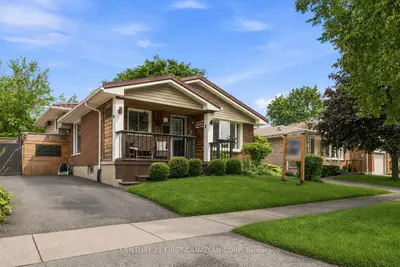 14 Alayne Crescent, London South, On N6e 2a3