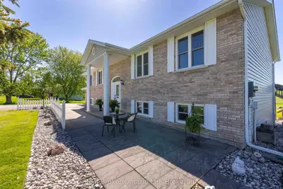 Detached in Georgian Bluffs
