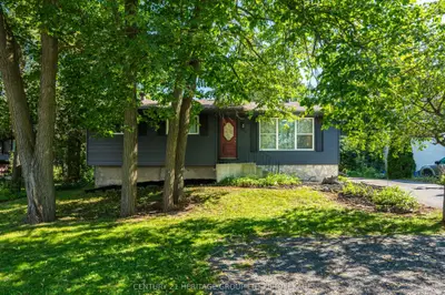 925 Woodbine Road, Kingston, On K7p 2x4