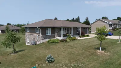 42 John Street, Morris Turnberry, On N0g 1e0