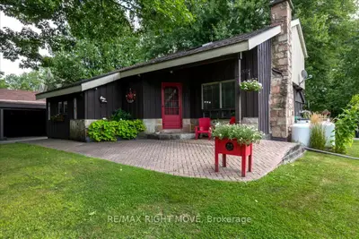 Detached in Gravenhurst