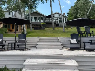 Detached in North Bay