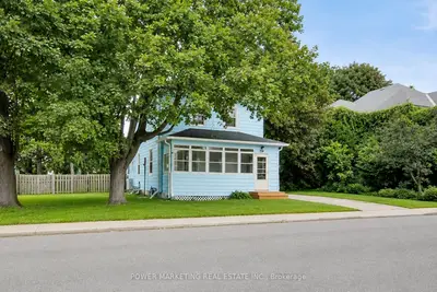 28 Montague Street, Smiths Falls, On K7a 2m1