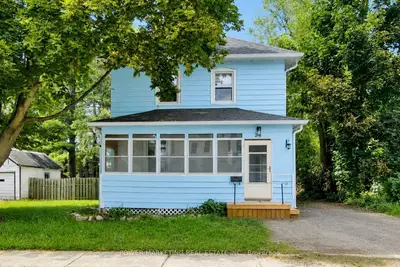 28 Montague Street, Smiths Falls, On K7a 2m1