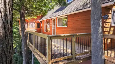28 Lower Lake Lane, South Frontenac, On K0h 2b0