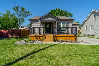 Detached in Windsor