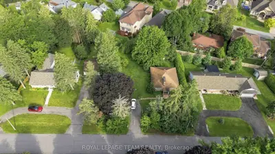 3044 UPPER OTTERSON Place, Billings Bridge - Riverside Park and Area, ON K1V 7B6