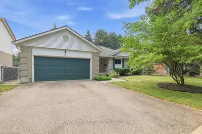 369 Crimson Drive, Waterloo, On N2k 2v2
