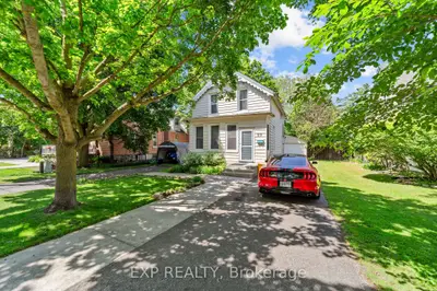 Detached in Woodstock