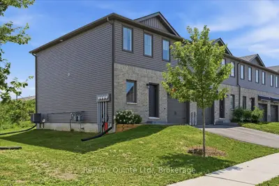 36 Campbell Crescent, Prince Edward County, On K0k 2t0