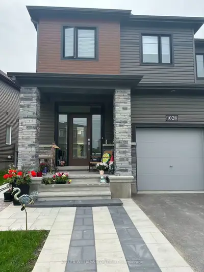 Att/Row/Townhouse in Kanata