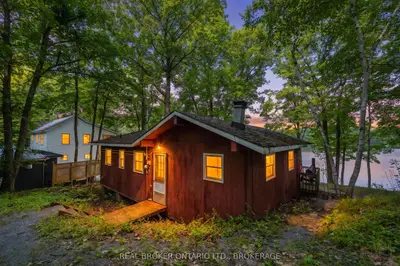 Detached in Frontenac
