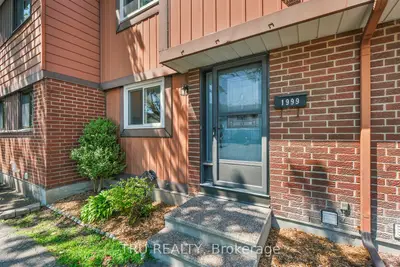 Condo Townhouse in Blackburn Hamlet