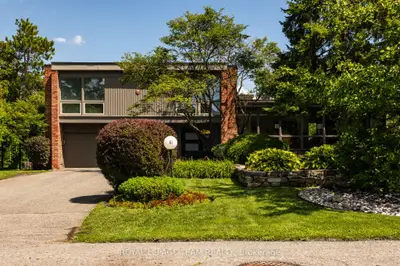 Detached in Kanata