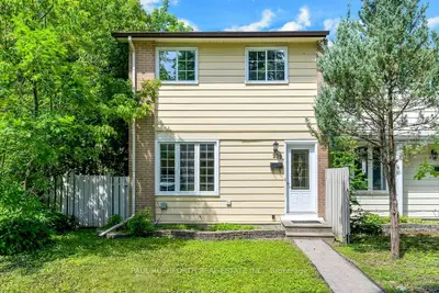 Att/Row/Townhouse in Mooneys Bay - Carleton Heights and Area