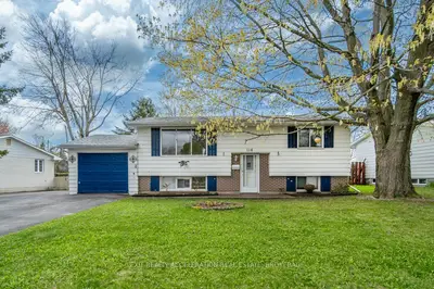 116 Sherwood Avenue, Loyalist, On K7n 1n7