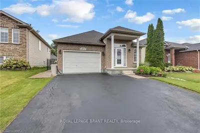 Detached in Brantford