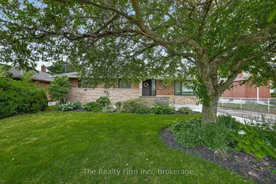 126 Springbank Avenue N, Woodstock, On N4s 7p8