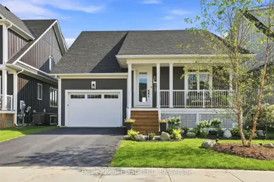 Detached in Blue Mountains