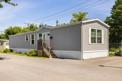 16 Eastgate Avenue, Bells Corners And South To Fallowfield, On K2h 7s2