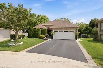 37 Mc Intosh Court, Brantford, On N3r 7y1