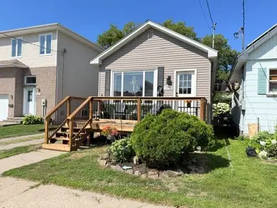 Detached in North Bay