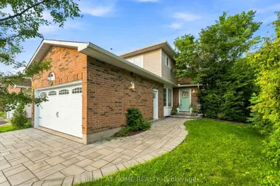 25 Waterton Crescent, Kanata, On K2m 1y8