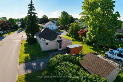 252 Sidney Street, Quinte West, On K8v 2t4