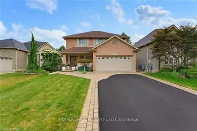 Detached in Brantford