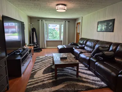 162 First Avenue, Brockville, On K6v 3b5